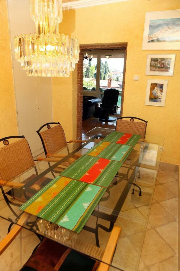 70m² 2 slaapkamer, 1 privé badkamer Appartement in Portorož Buitenkant foto